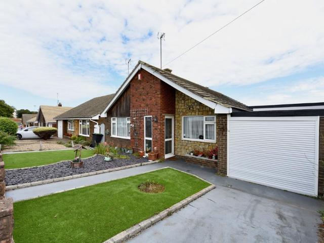 Bungalow for sale in Upton, Acol