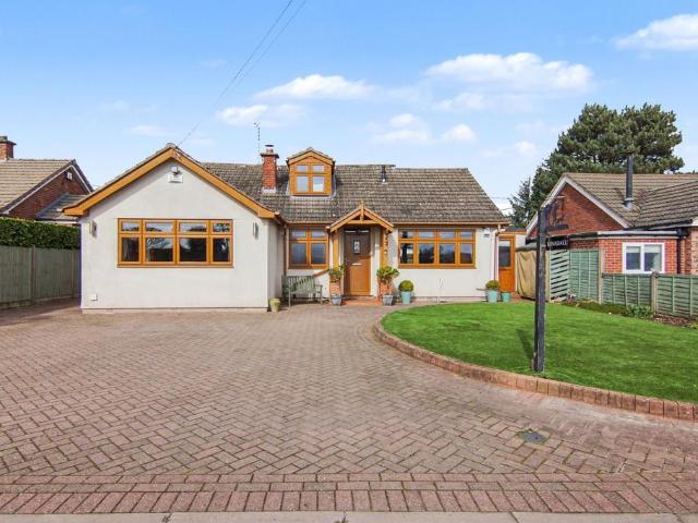 Bungalow for sale in Gun Hill, Warwickshire