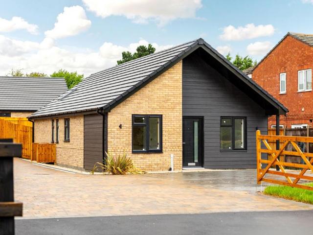 Bungalow for sale in Bedford
