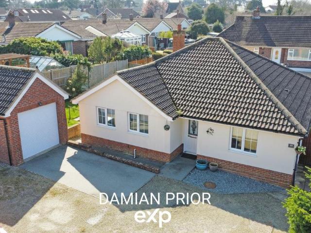 Bungalow for sale in Sudbury, Chelmondiston