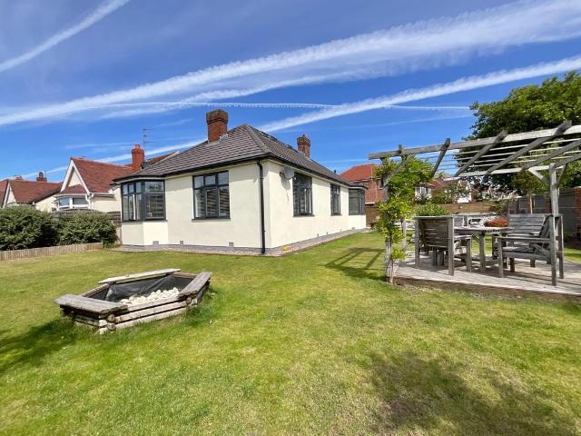 Bungalow for sale in Marshside, Southport
