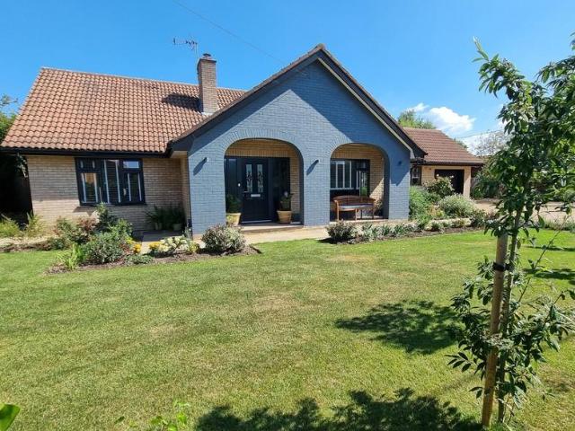 Bungalow for sale in Eastbridge, Suffolk