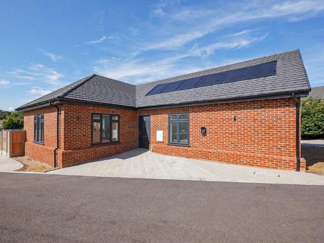 Bungalow for sale in Minster-on-Sea, Oad Street
