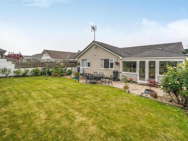 Bungalow for sale in Strode, Devon