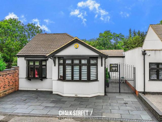 Bungalow for sale in Ardleigh Green, Greater London