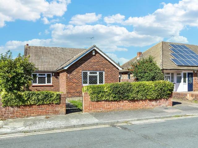 Bungalow for sale in Northfleet, Gravesham