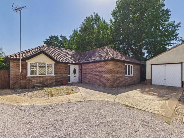 Bungalow for sale in Fordham Heath, Essex