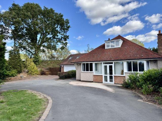 Bungalow for sale in Gun Hill, Warwickshire