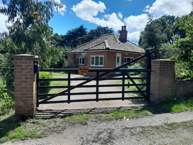 Bungalow for sale in Eastbridge, Suffolk