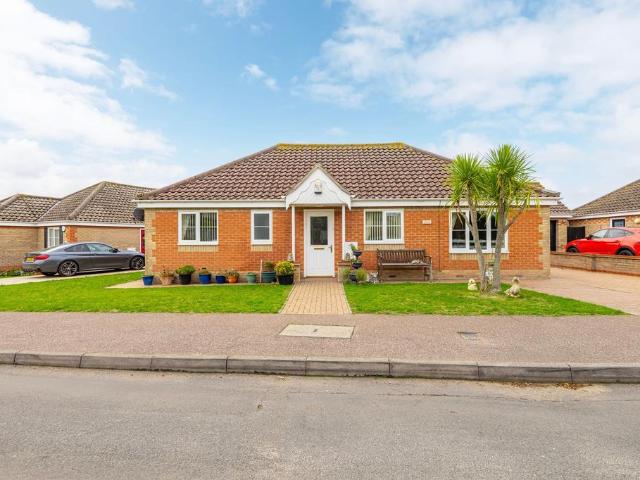 Bungalow for sale in Hemsby, Great Yarmouth
