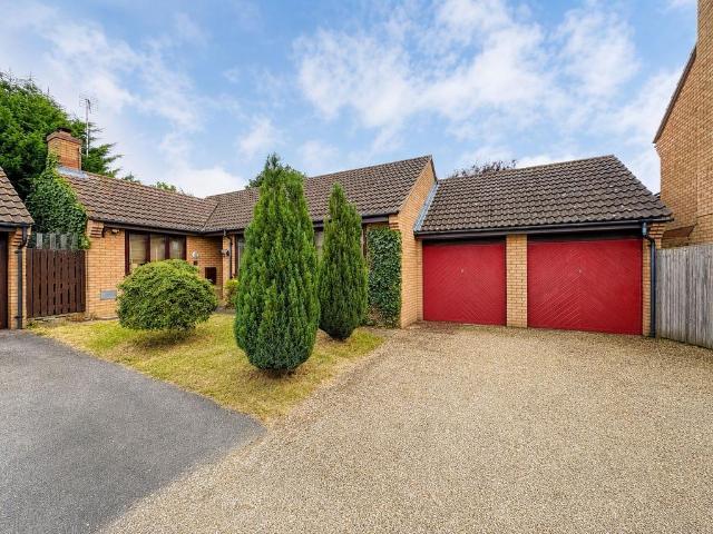 Bungalow for sale in Milton Keynes