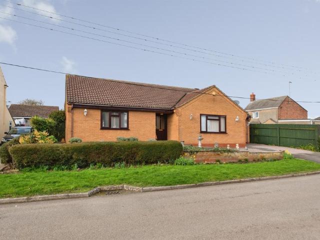 Bungalow for sale in Barholm, Lincolnshire