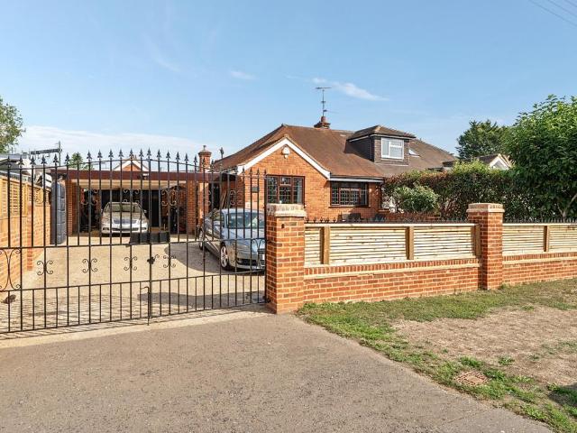 Bungalow for sale in Fishery, Maidenhead