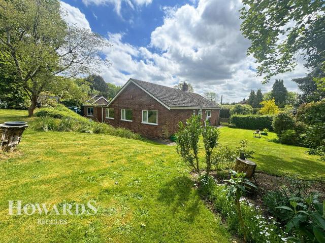 Bungalow for sale in Gillingham, Burgh St Peter