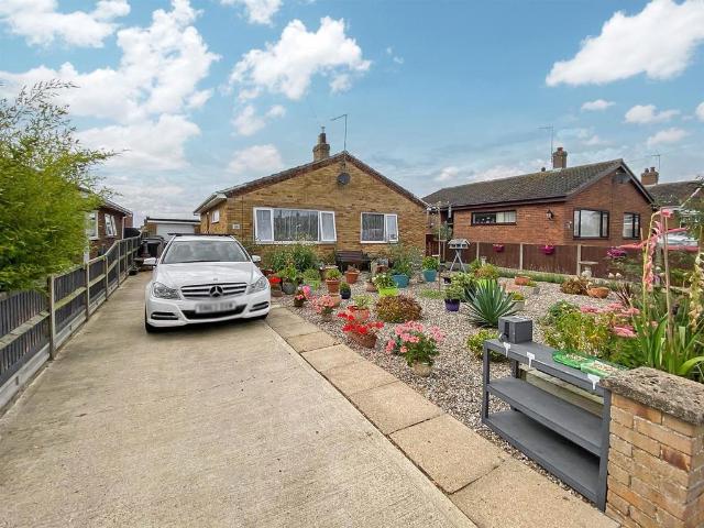 Bungalow for sale in Stokesby, Norfolk