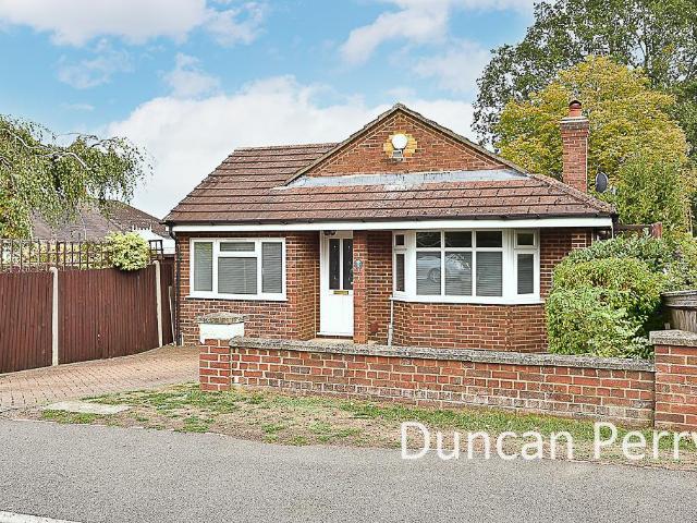 Bungalow for sale in Potters Bar, Hertsmere