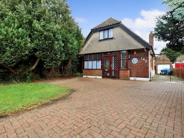 Bungalow for sale in Warden Hill, Luton