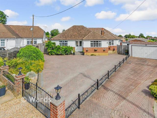 Bungalow for sale in Longfield and New Barn, Monks Orchard