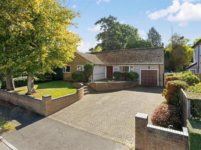 Bungalow for sale in Roundshaw, Greater London