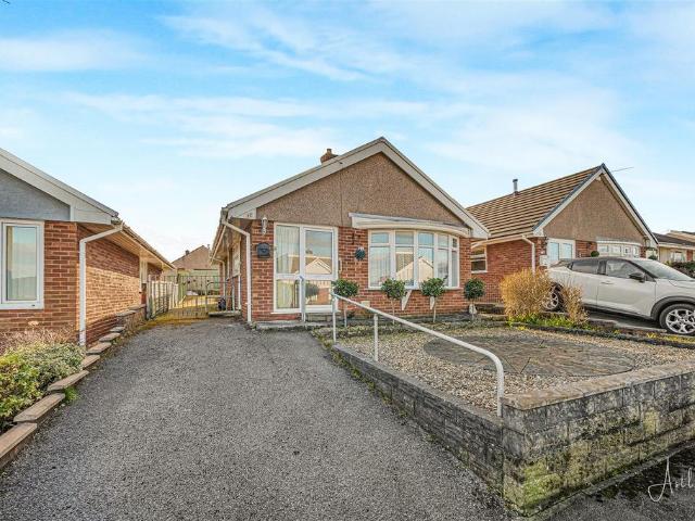 Bungalow for sale in Nangreaves, Wales