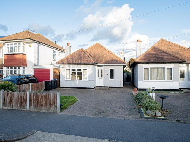 Bungalow for sale in Prittlewell, Alton Barnes