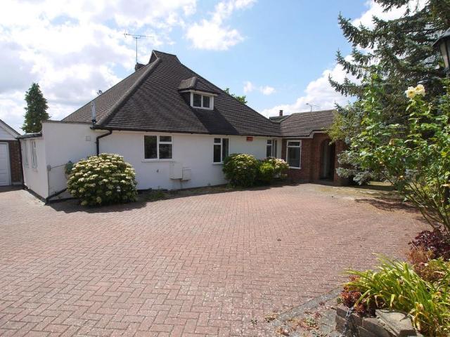Bungalow for sale in The Butts, Kent