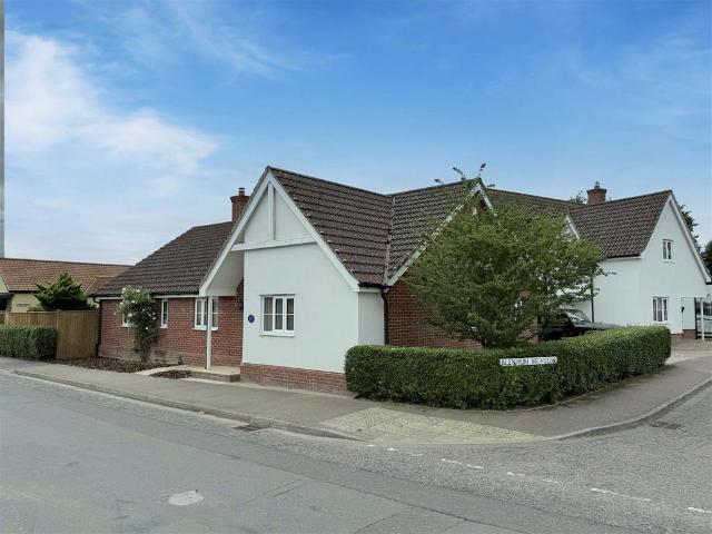 Bungalow for sale in Chelmondiston, Suffolk