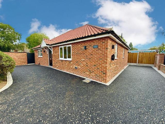 Bungalow for sale in Lingwood, Broadland