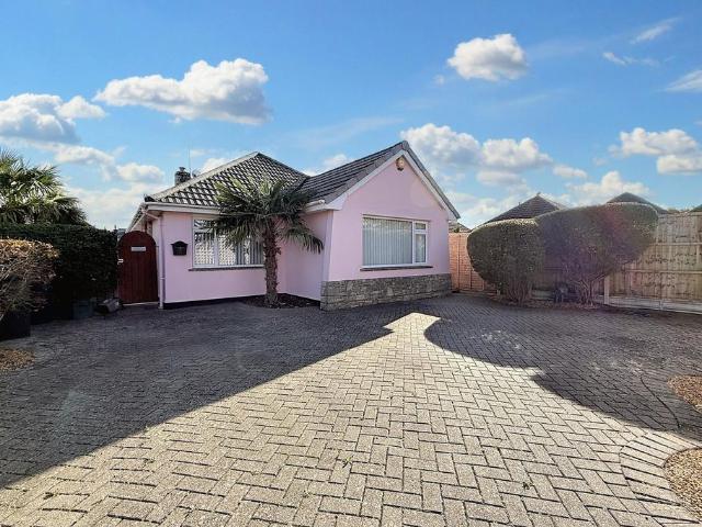 Bungalow for sale in Tricketts Cross, Ferndown