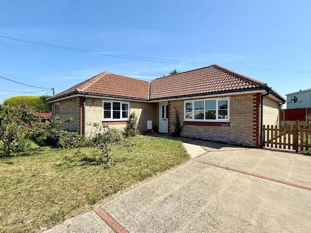 Bungalow for sale in Stokesby, Norfolk