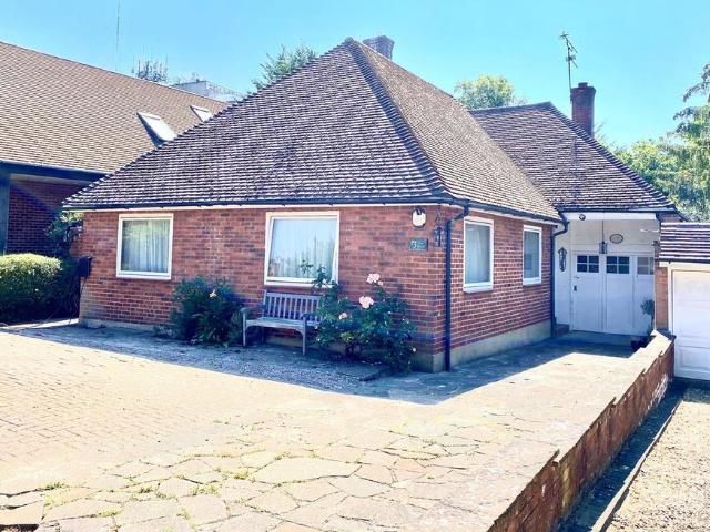 Bungalow for sale in Potters Bar, Hertfordshire