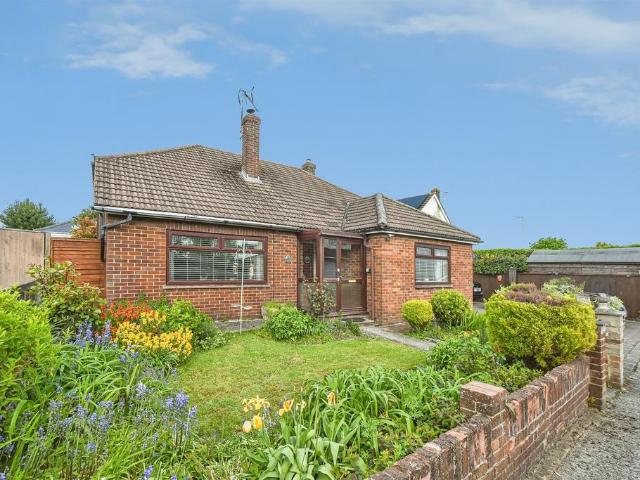 Bungalow for sale in Kingsdown, Swindon