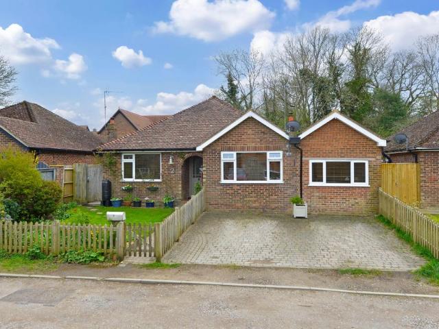 Bungalow for sale in Fole, Surrey