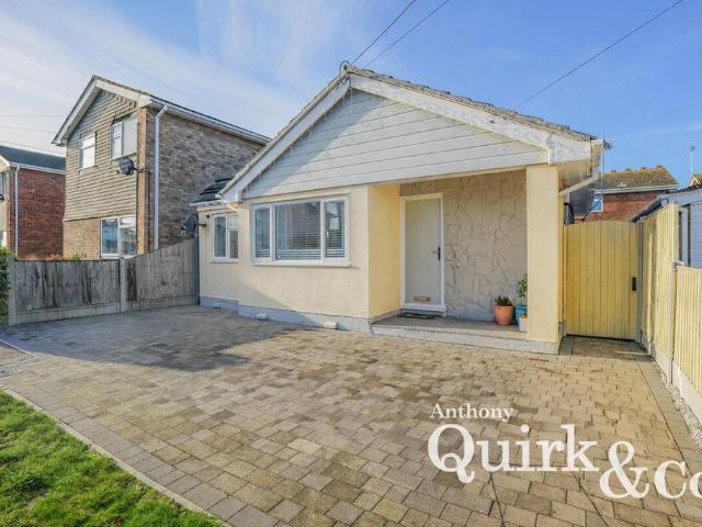 Bungalow for sale in Newlands, Essex