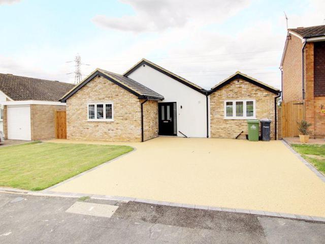 Bungalow for sale in Goffs Oak, Broxbourne