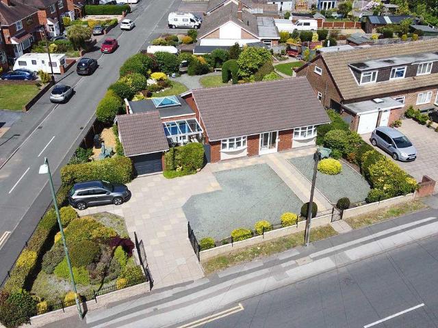 Bungalow for sale in Brownhills, West Midlands