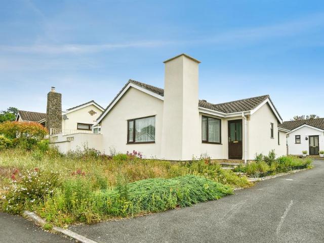 Bungalow for sale in Calne