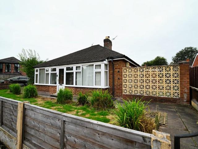 Bungalow for sale in Hood Manor