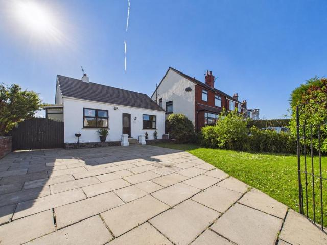 Bungalow for sale in Meols Cop, Southport