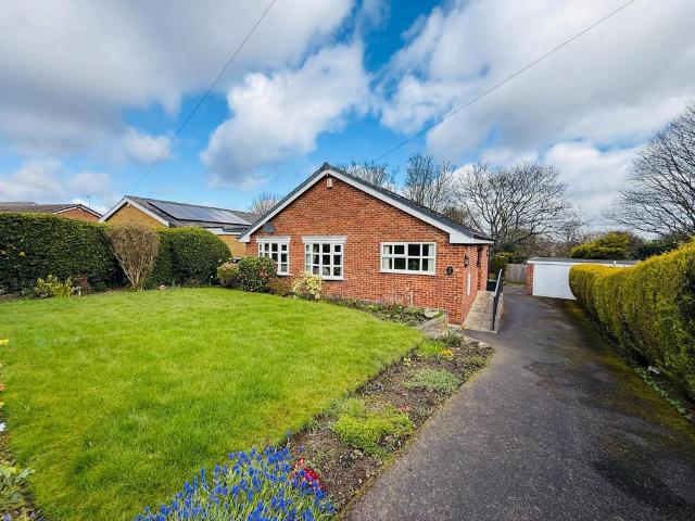 Bungalow for sale in Thornhill Lees