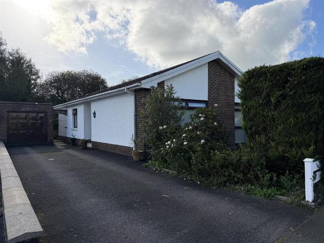 Bungalow for sale in Llandybie, Capel Hendre