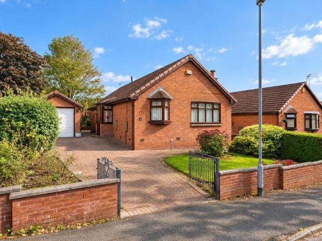 Bungalow for sale in Halton Brook, Runcorn