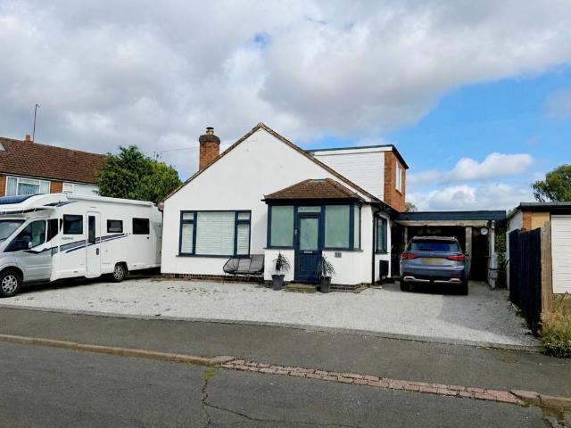 Bungalow for sale in Green Close, Warwickshire