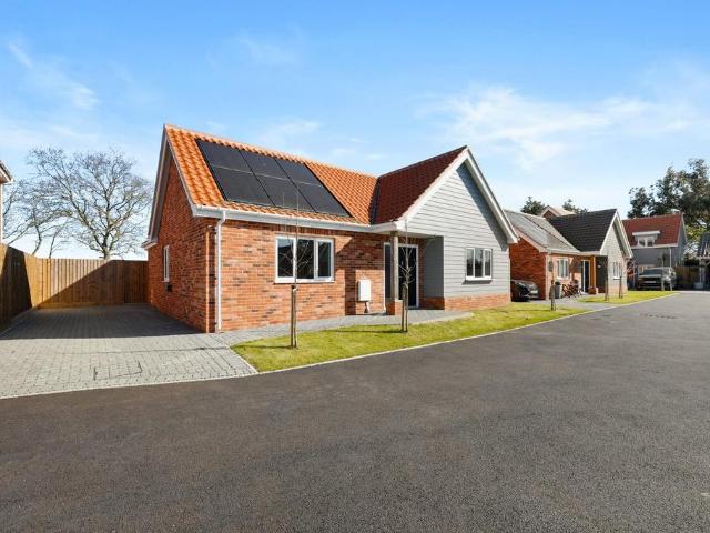 Bungalow for sale in Dale Hill, Essex