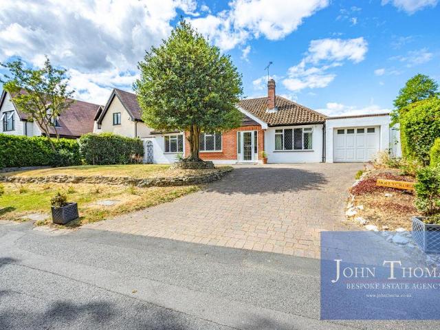 Bungalow for sale in Chigwell, Epping