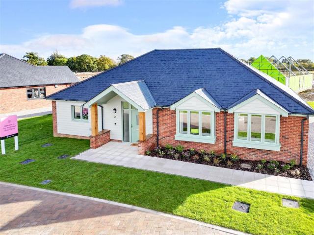 Bungalow for sale in Burnham-on-Crouch, Maldon