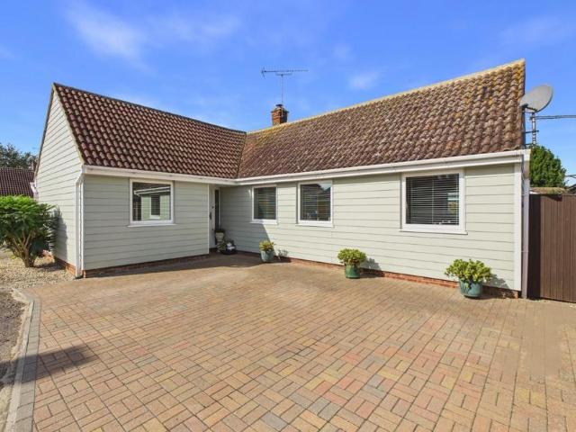 Bungalow for sale in Fordham Heath, Essex