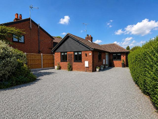 Bungalow for sale in Fordham Heath, Essex