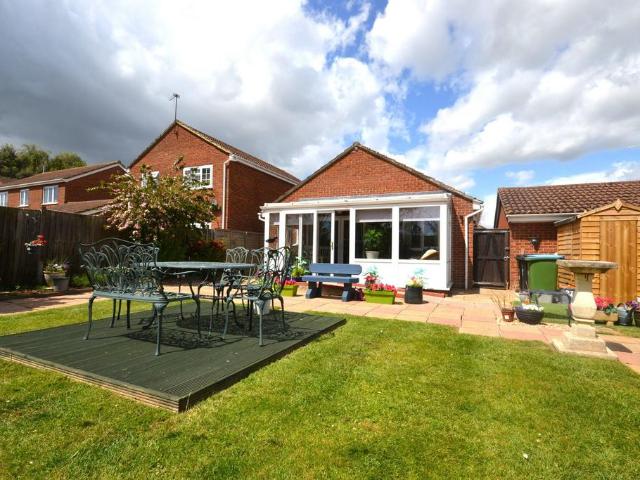 Bungalow for sale in Bersted, Clapham