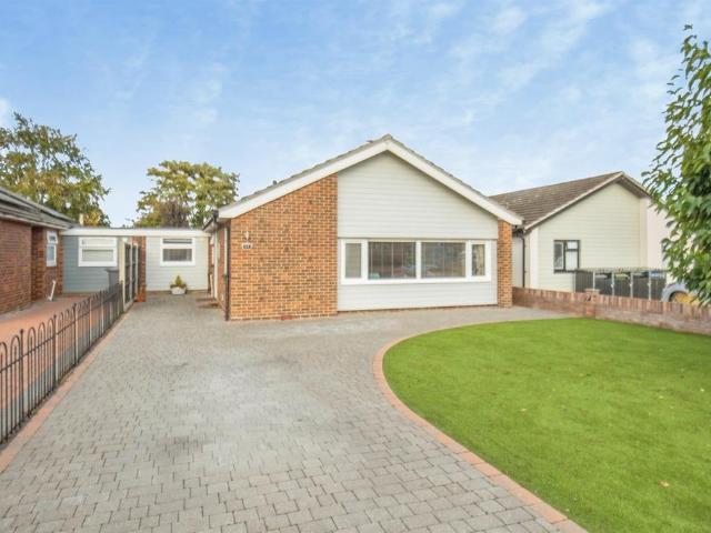 Bungalow for sale in Walton, Eastbridge